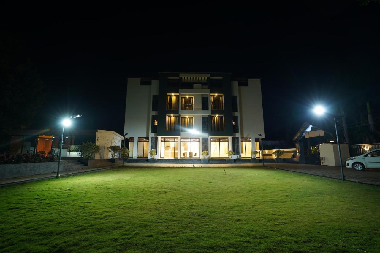 Hotel Ciesta Treeo à Lonavala Extérieur photo